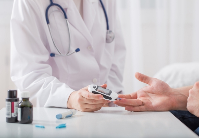 ทำให้โรงพยาบาลชุมชนและศูนย์สุขภาพชุมชนเขตเมืองจัดบริการส่งเสริมสุขภาพเพื่อป้องกันโรคเบาหวานและความดันโลหิตสูงสำหรับประชาชนกลุ่มเสี่ยง